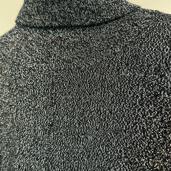 Abercrombie and fitch turtleneck metallic shimmer shiny grey sweater - Picture 2 of 4